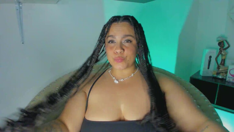 Nina_Lisboah's Streamate show and profile