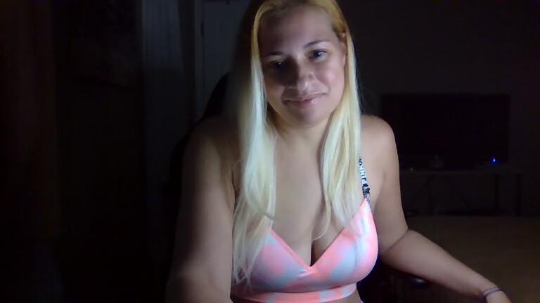 LC24xxx's Streamate show and profile