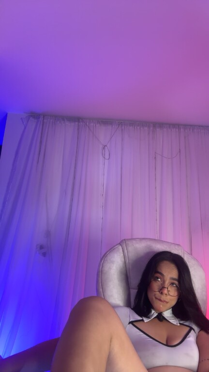 Imleana's Streamate show and profile