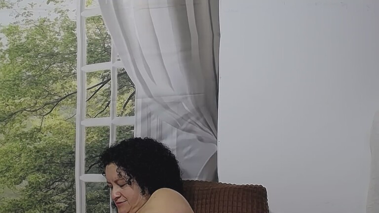 nikol32's Streamate show and profile