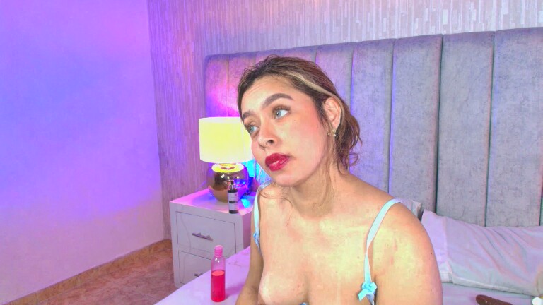 Karoline_606's Streamate show and profile