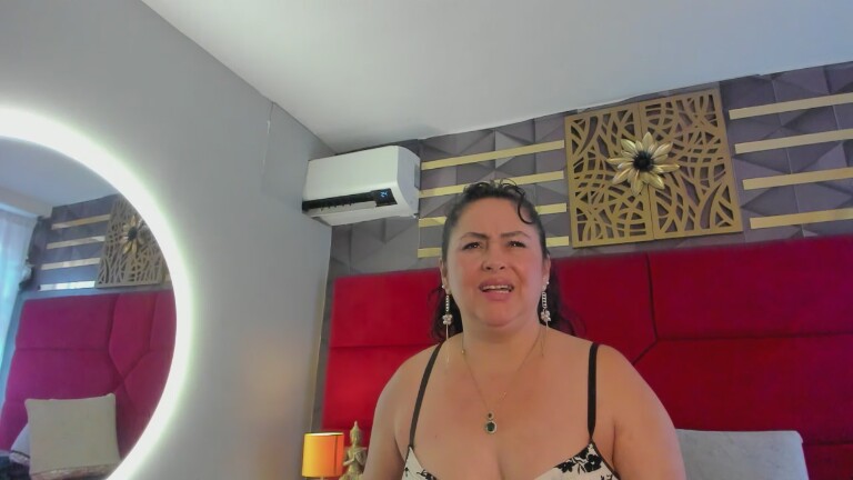 hannymilf's Streamate show and profile