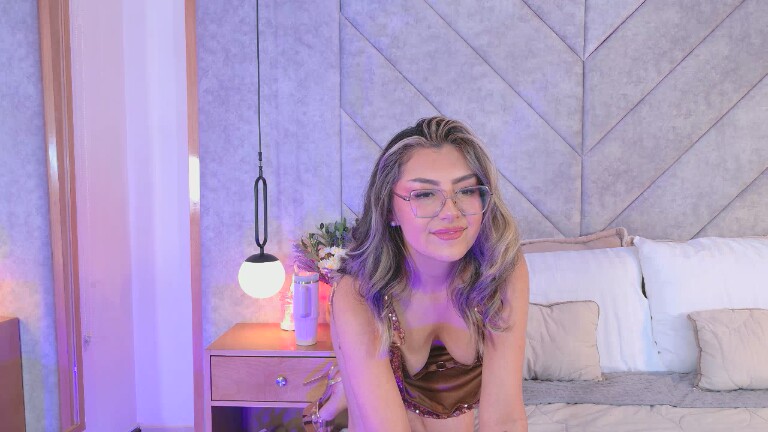 IsaRose's Streamate show and profile