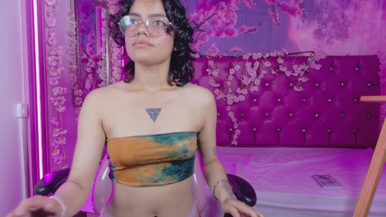 KittyLatina_22's Streamate show and profile