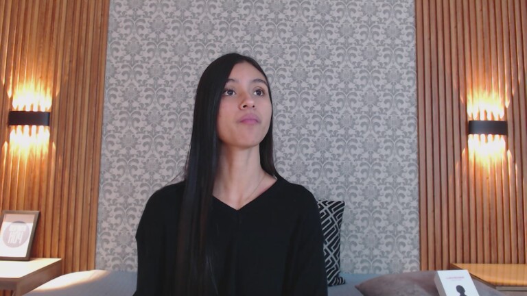 Charlotte_18's Streamate show and profile