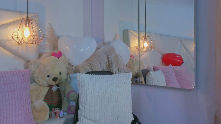 EmyCarter's Streamate show and profile