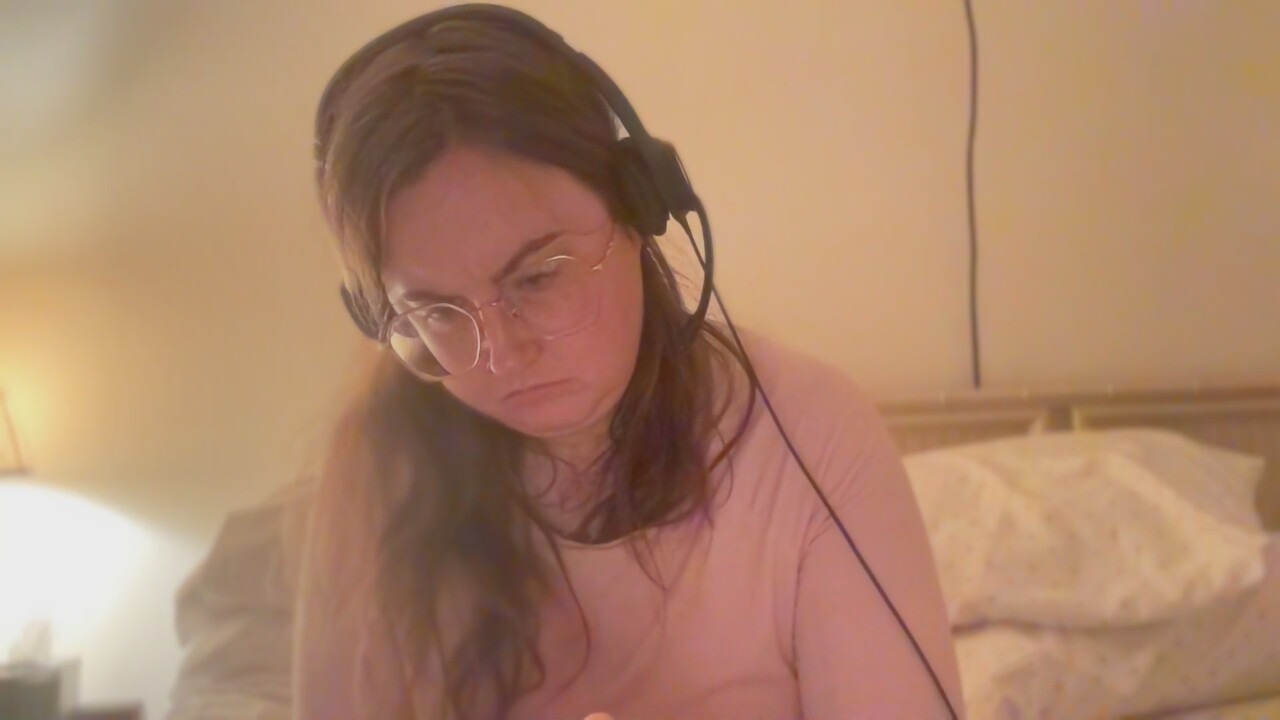happylilcamgirl