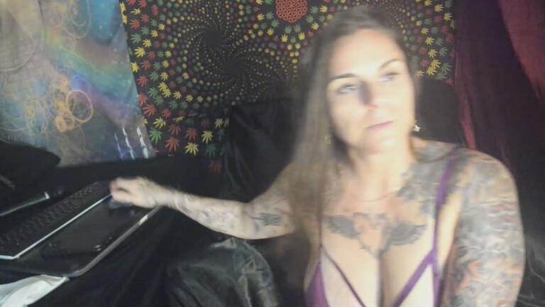 Ladyluvxo's Streamate show and profile