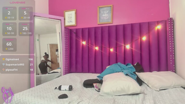 miss_paula's Streamate show and profile