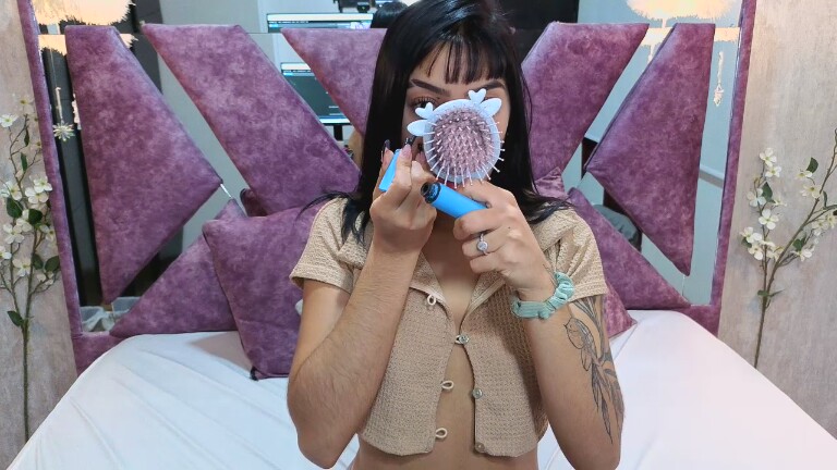 IsabelleCute's Streamate show and profile