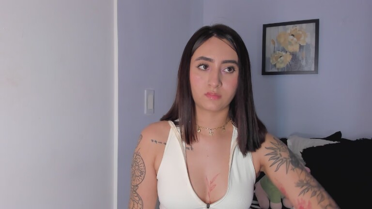 RoseHoldenn's Streamate show and profile