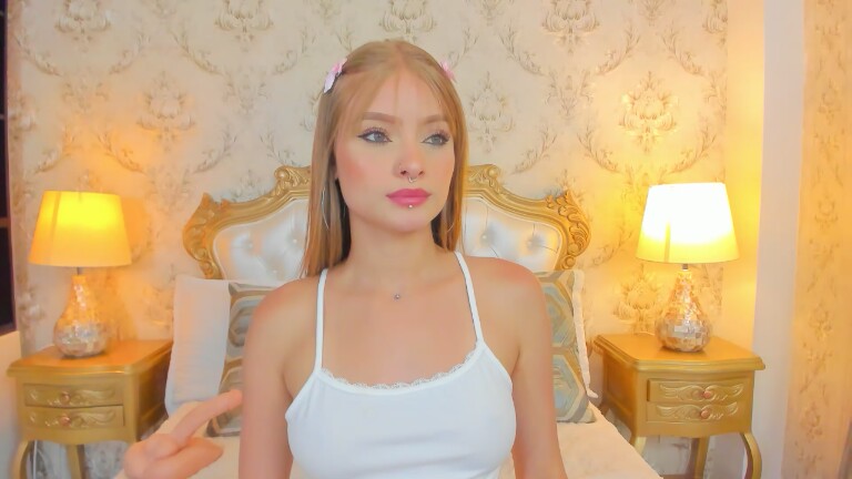 ZuzanHoll's Streamate show and profile