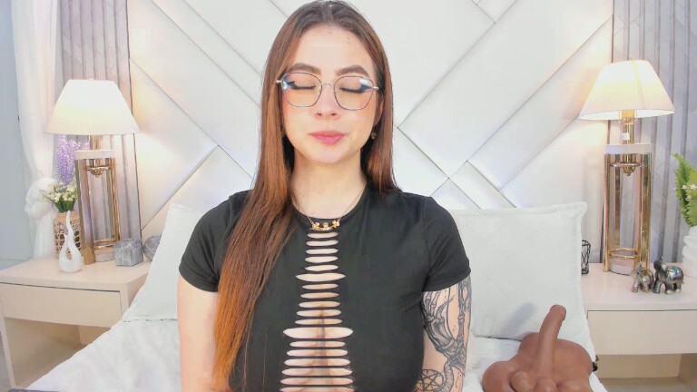 RoxanneWill's Streamate show and profile