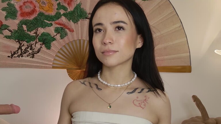 SweetSara33's Streamate show and profile