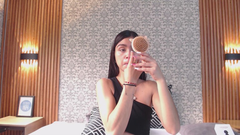 Charlotte_18's Streamate show and profile