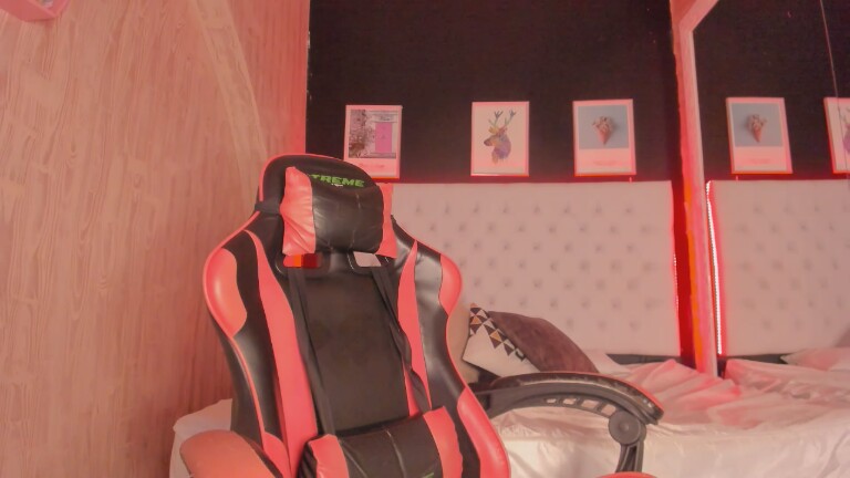 NaslyStone's Streamate show and profile