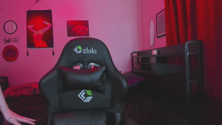 NikkiVill's Streamate show and profile