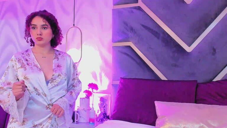 HollyJhonson's Streamate show and profile