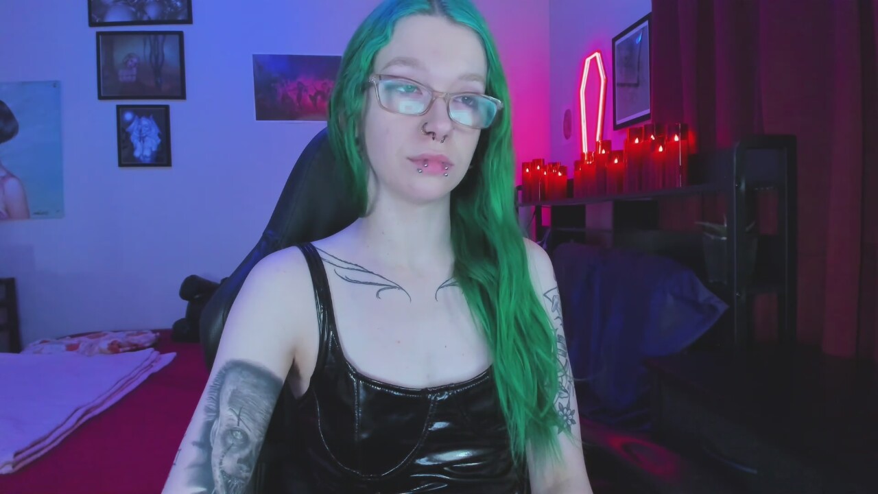 NikkiVill