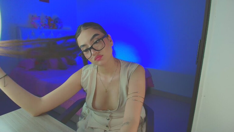 Kaara_Coopper's Streamate show and profile