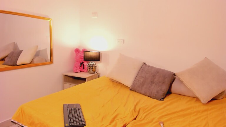 Lia_22's Streamate show and profile