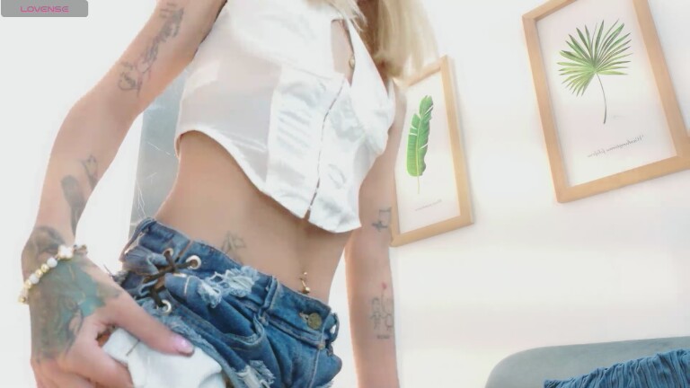 Hanna_Coopers's Streamate show and profile