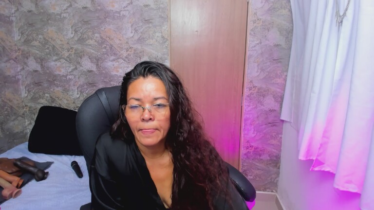 MatureePure's Streamate show and profile