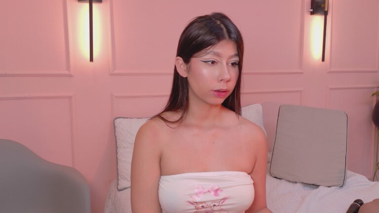 littleezoee's Streamate show and profile