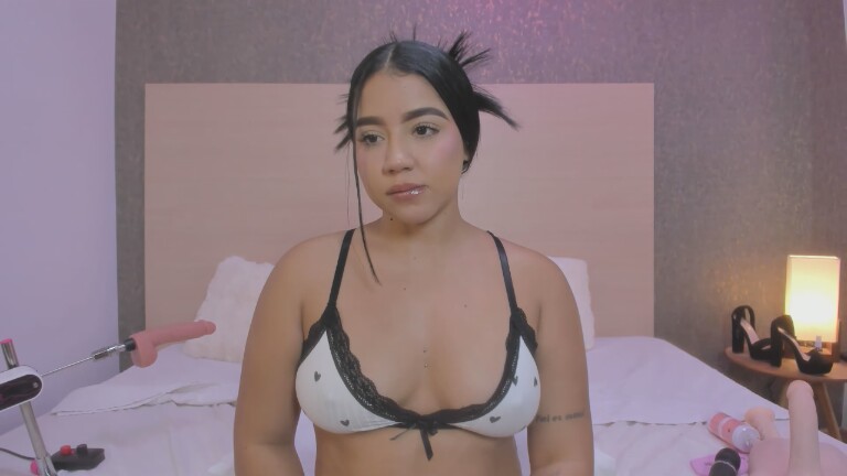 EmmilyMartinez's Streamate show and profile