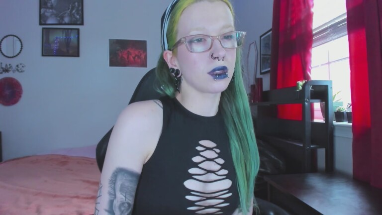 NikkiVill's Streamate show and profile