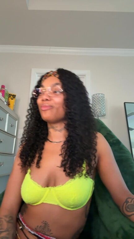 imeverythingg's Streamate show and profile