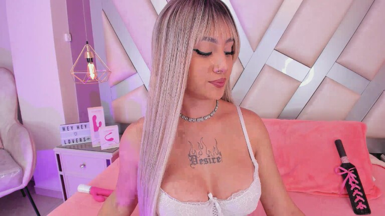 MadissonRey's Streamate show and profile