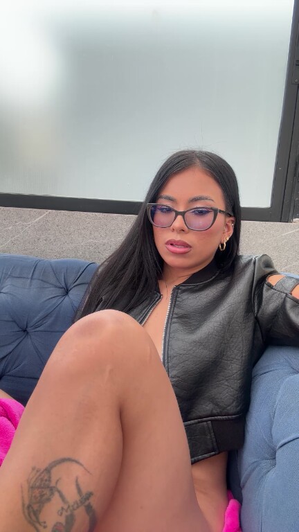 LiaSinclair's Streamate show and profile