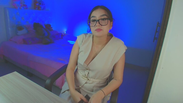 Kaara_Coopper's Streamate show and profile