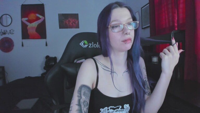 NikkiVill's Streamate show and profile