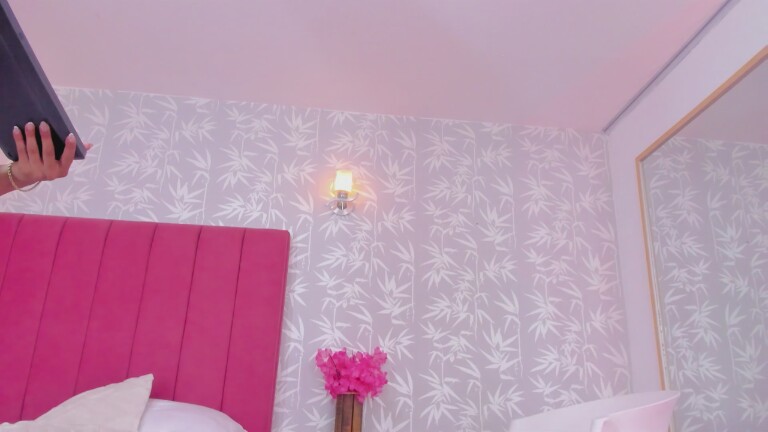 LaraMiller's Streamate show and profile