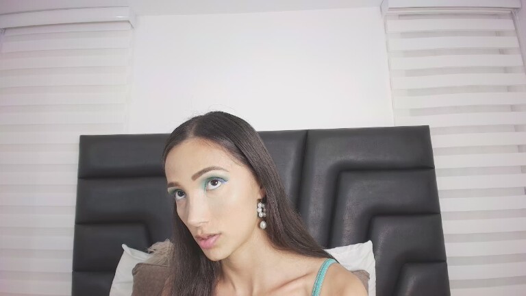 SarahThomson's Streamate show and profile