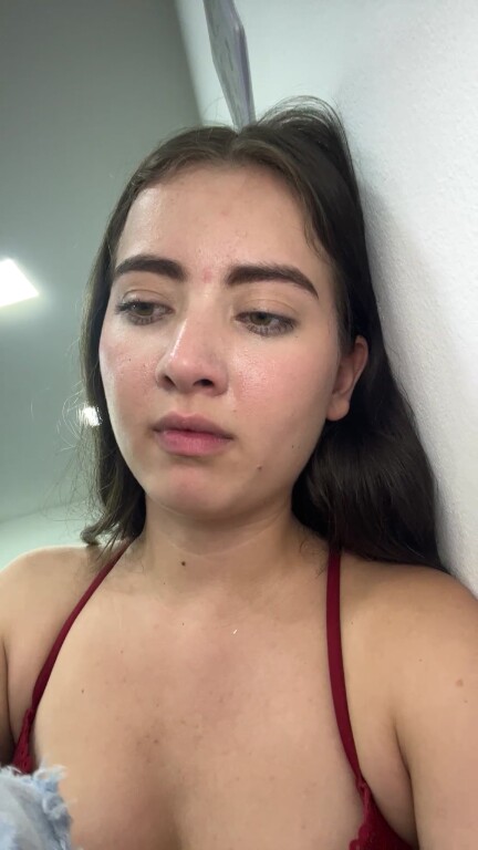 RoxieMiller's Streamate show and profile