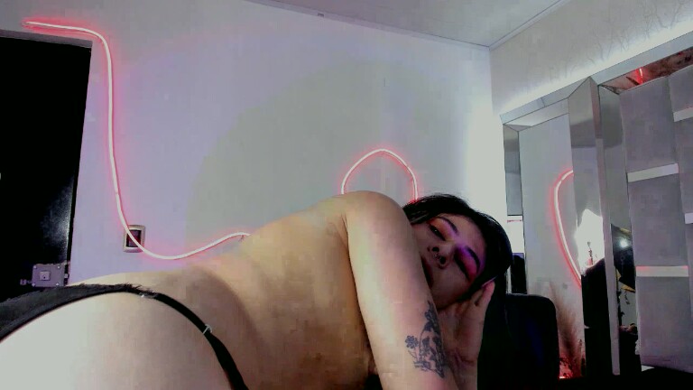 SaaraFoox's Streamate show and profile