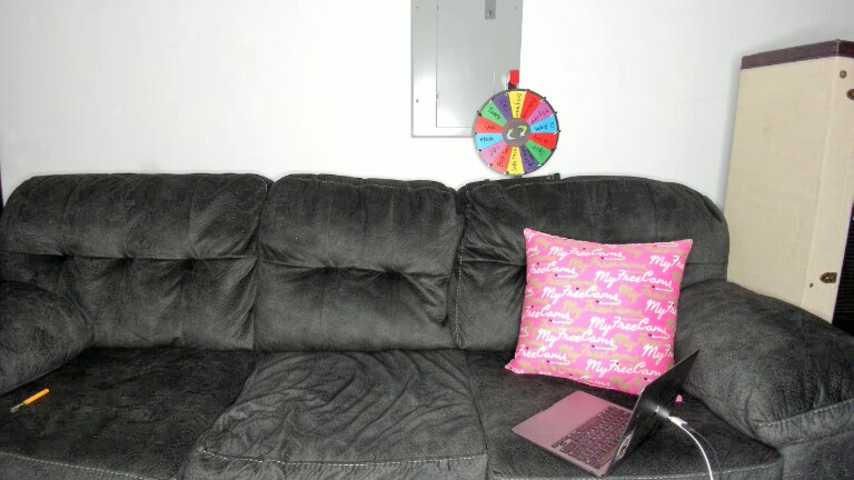 NylonDolly's Streamate show and profile