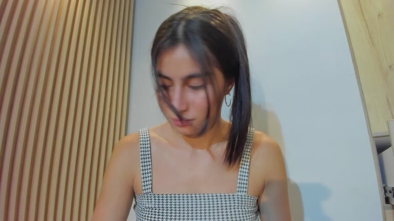 beatriz_doll's Streamate show and profile