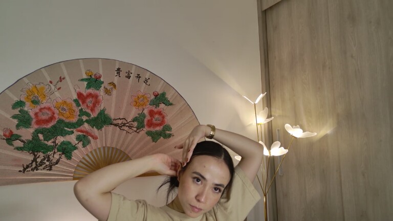 SweetSara33's Streamate show and profile