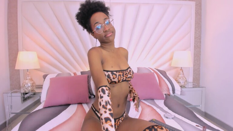 JulianaRossi's Streamate show and profile